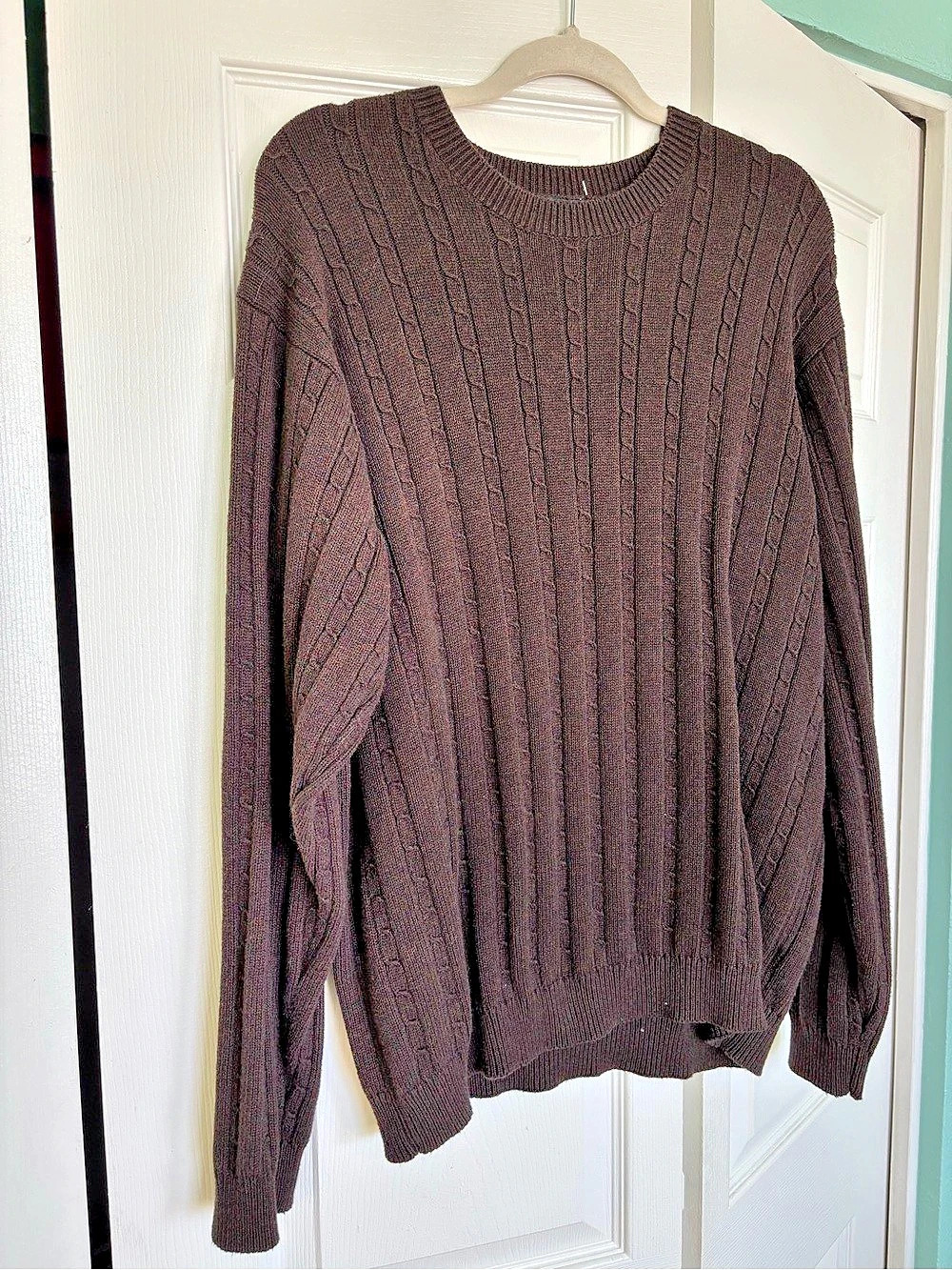 IZOD Cable Knit Crewneck Sweater in Brown Like New